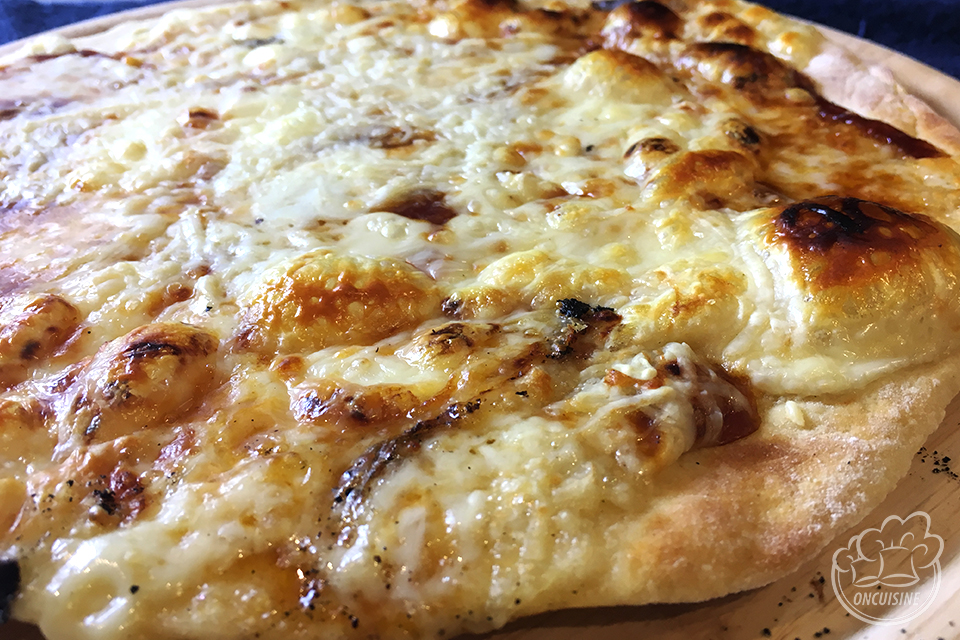 Pizza allégée au 3 fromages